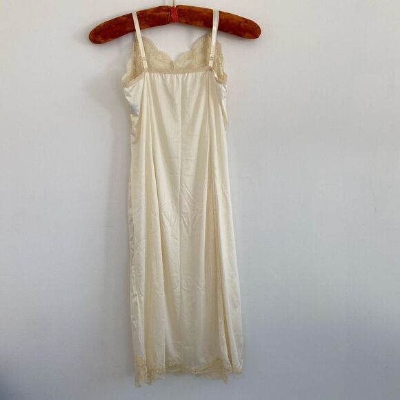 Vintage 60’s Wonder Maid Cream Nylon Slip - Picture 2 of 7